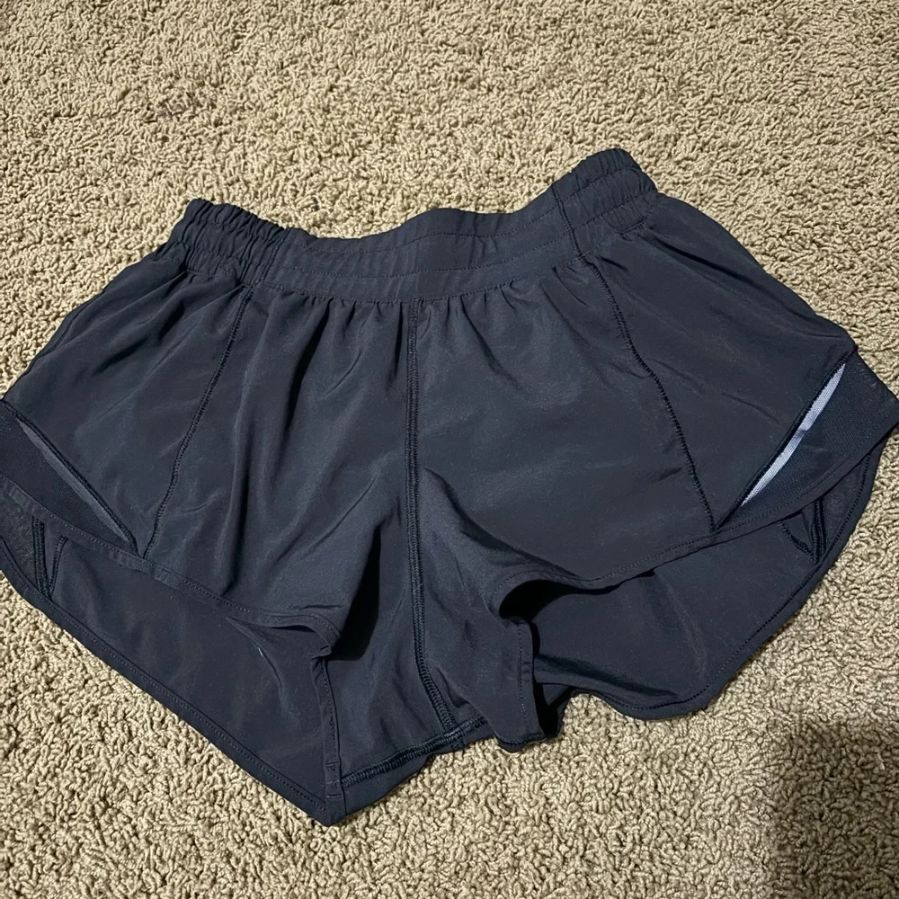 Lululemon Hotty Hot shorts Athletic in Black